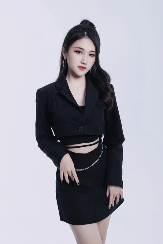 Loat nu MC xinh dep, quyen ru bac nhat lang game