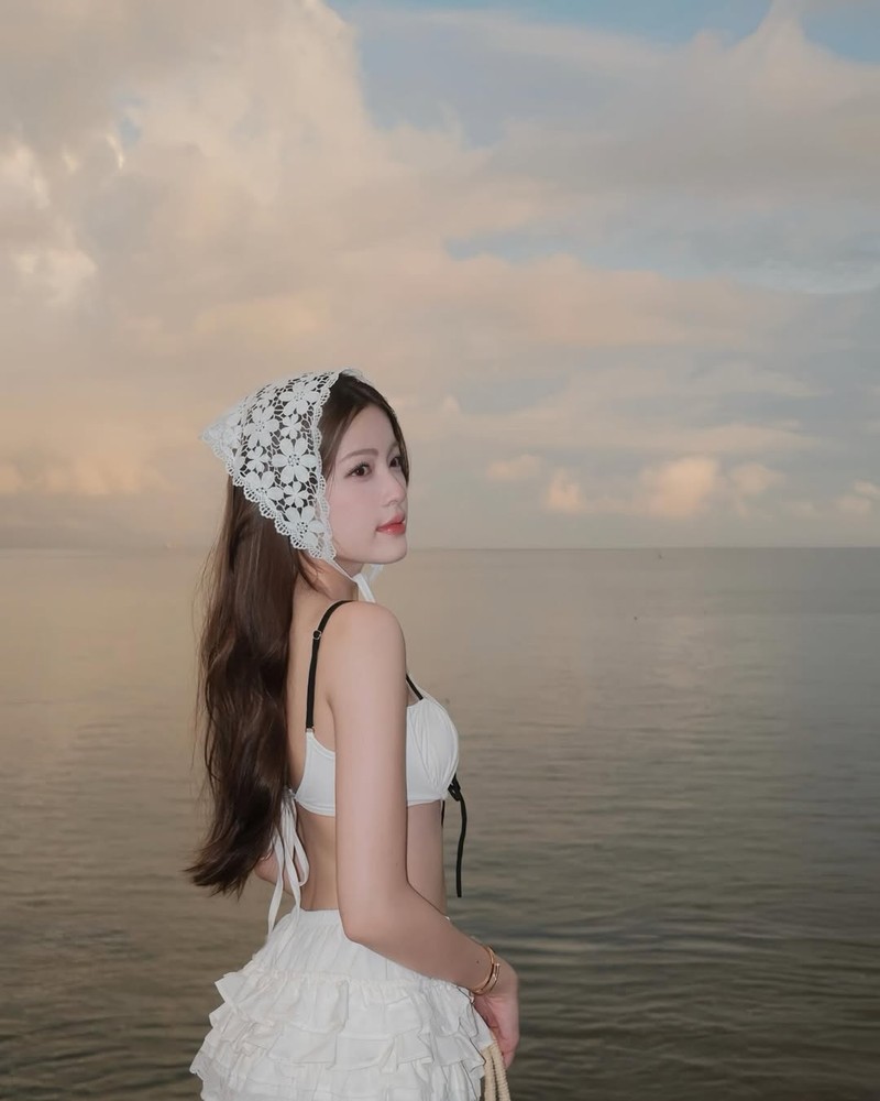 Hot girl Tang My Han khoe eo thon cuc pham trong loat anh moi-Hinh-3