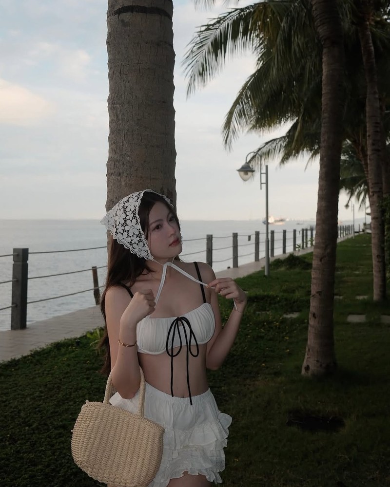 Hot girl Tang My Han khoe eo thon cuc pham trong loat anh moi-Hinh-4
