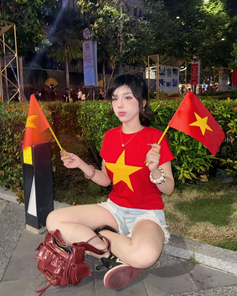 “Flex” co me lam cong an, hot girl Bao Khuyen khien fan xuyt xoa-Hinh-5
