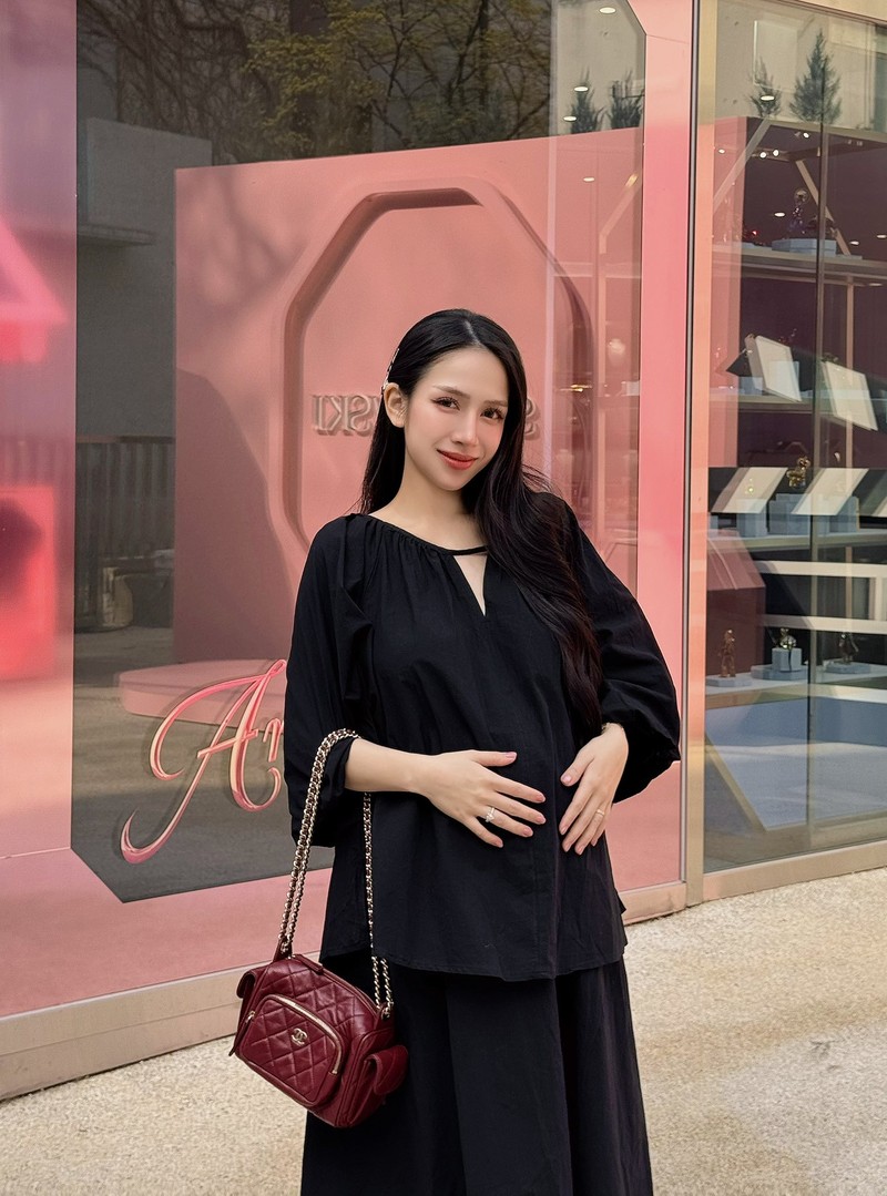 Ai nu Minh Nhua bung bau vuot mat van cuc cuon hut-Hinh-10