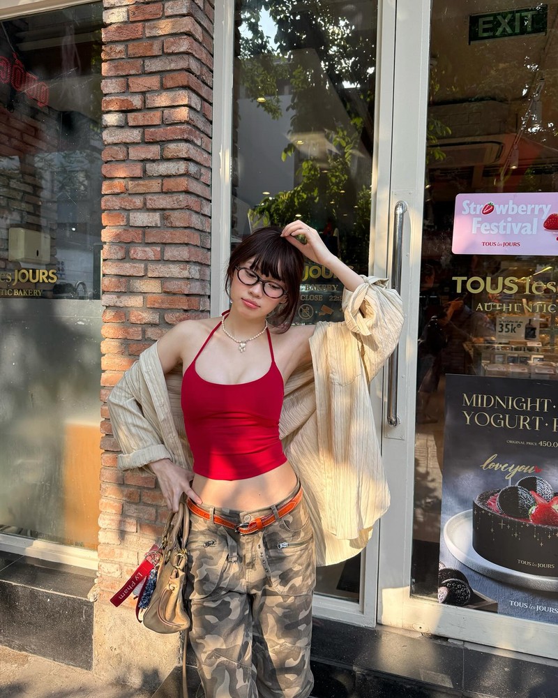 Hot girl Ly Pham dien bikini khoe dang ben chong phi cong ngot ngao-Hinh-9