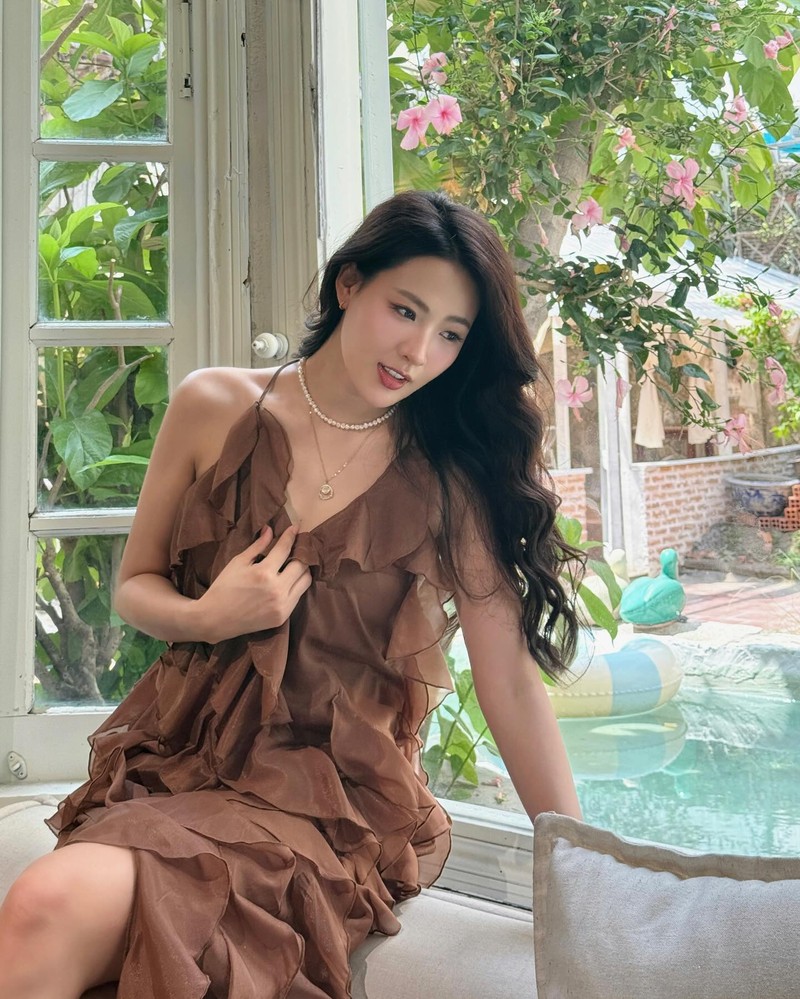 “Nang tho man anh” Minh Trang khoe ve dep ngot ngao ngam la yeu