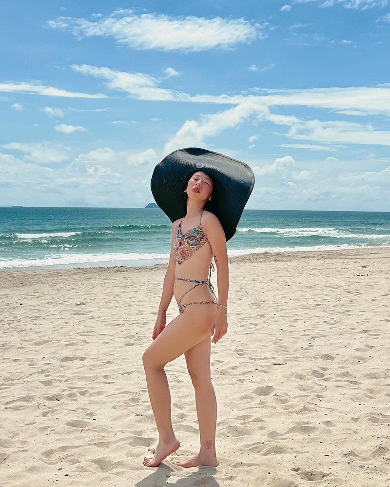 Trang Hy dien bikini khoe than hinh tron tria van cuc cuon hut-Hinh-2