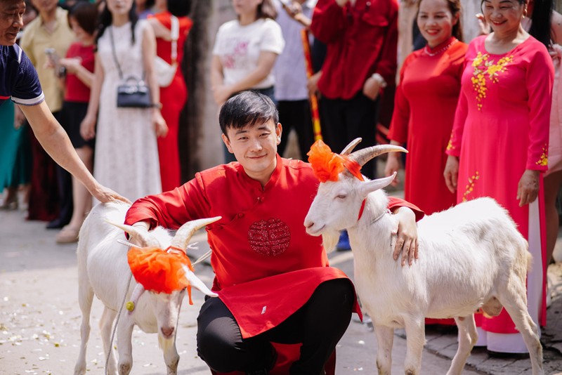Doc la dam cuoi chu re mang de di hoi vo-Hinh-2