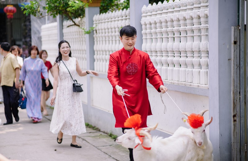 Doc la dam cuoi chu re mang de di hoi vo-Hinh-4