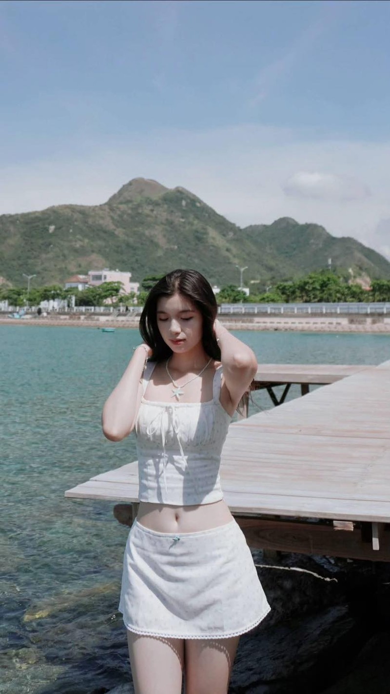 “Hot girl quan nhan” trong le dieu binh hoa nang tho ben ban trai-Hinh-3