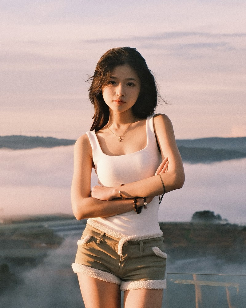 Hot girl Vuong Khanh Ly dien bikini gia nhap duong dua chao he-Hinh-7