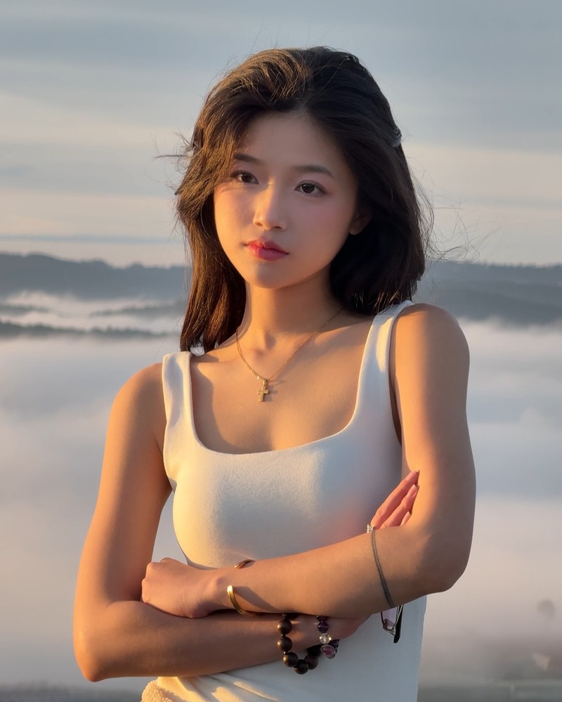 Hot girl Vuong Khanh Ly dien bikini gia nhap duong dua chao he-Hinh-8
