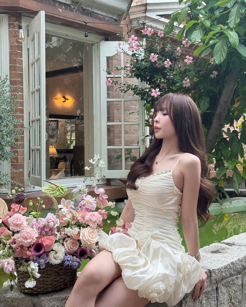 Hot girl Tammy Pham chao he voi loat anh “em be hoa la”-Hinh-5