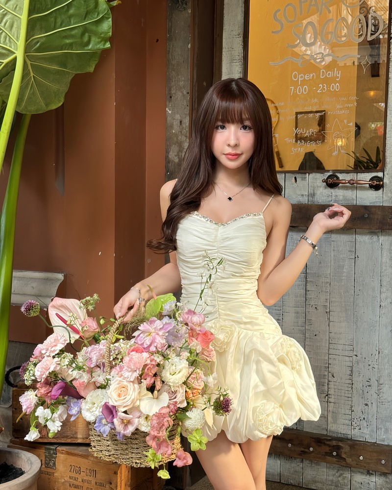 Hot girl Tammy Pham chao he voi loat anh “em be hoa la”-Hinh-7