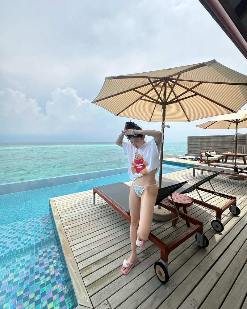Hot girl Ly Pham lien tiep dien bikini hai manh khoe dang-Hinh-2