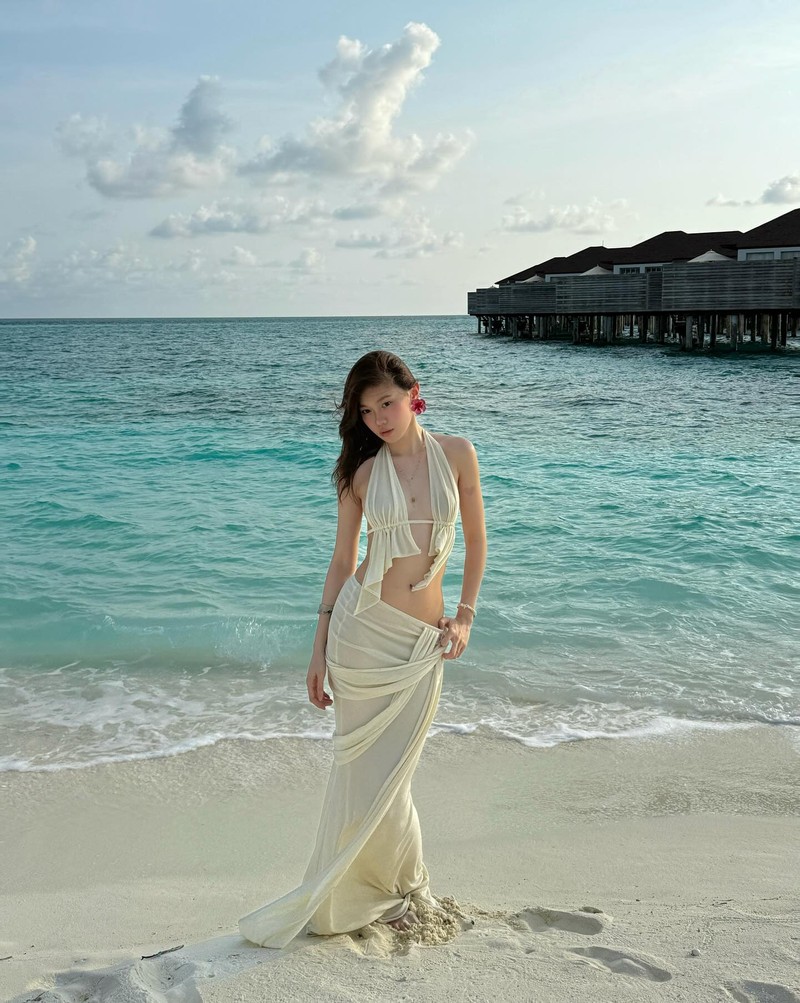 Hot girl Ly Pham lien tiep dien bikini hai manh khoe dang-Hinh-5