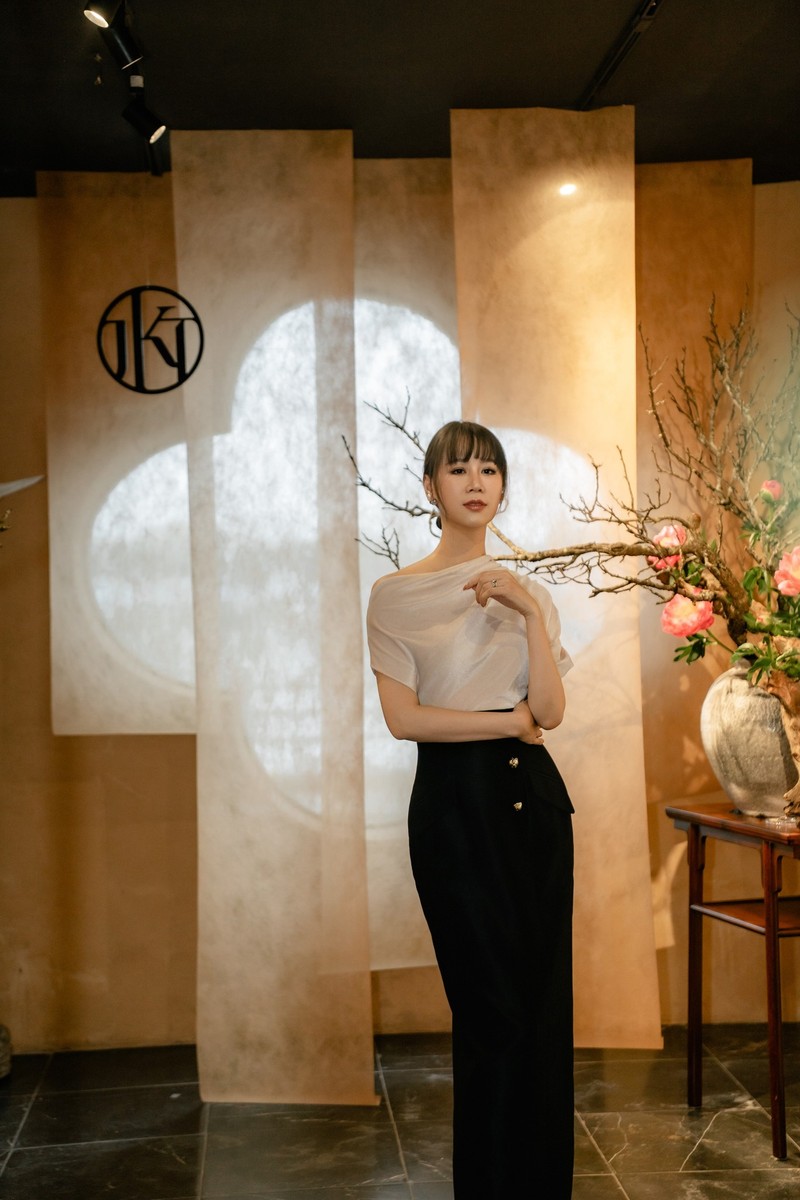 Nang hau Duong Thuy Linh khoe body cuc chat chem o tuoi U40-Hinh-9