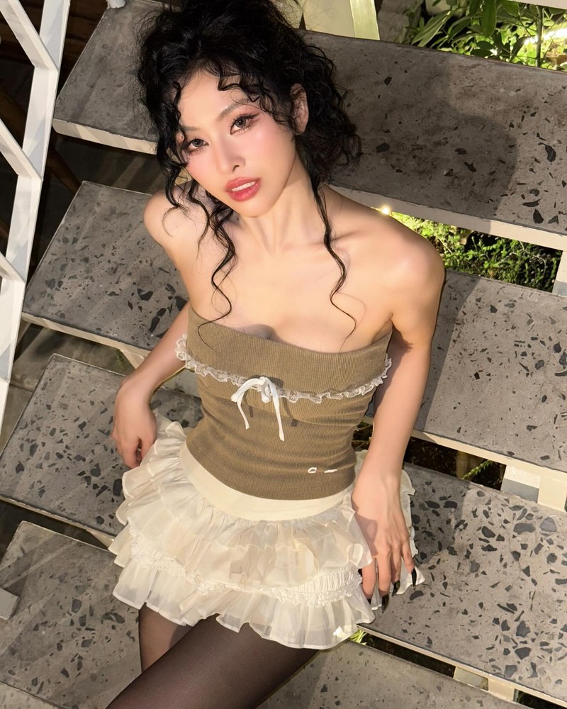 Nu dancer hot nhat Rap Viet len do khoe duong chan nguc cuc “chay“-Hinh-9