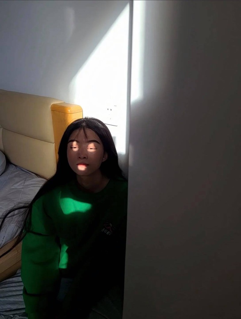 Dien bikini di bien, co gai nho ban trai chup anh va cai ket-Hinh-7