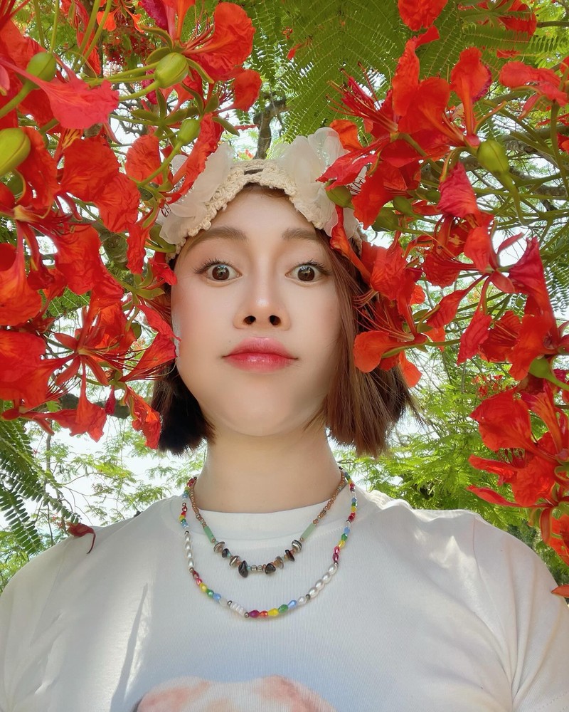 Viet Phuong Thoa khoe sac ngot ngao ben hoa phuong doi A1 lich su-Hinh-3