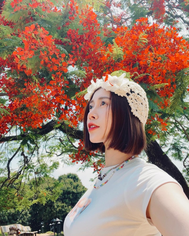 Viet Phuong Thoa khoe sac ngot ngao ben hoa phuong doi A1 lich su-Hinh-4