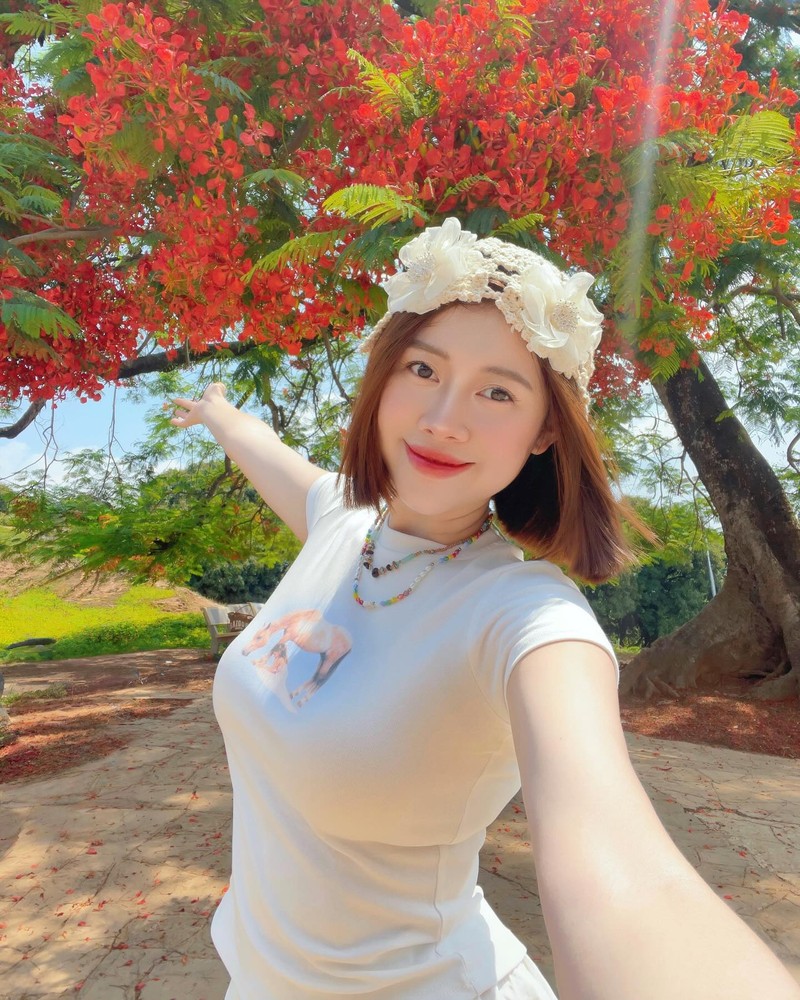 Viet Phuong Thoa khoe sac ngot ngao ben hoa phuong doi A1 lich su-Hinh-5
