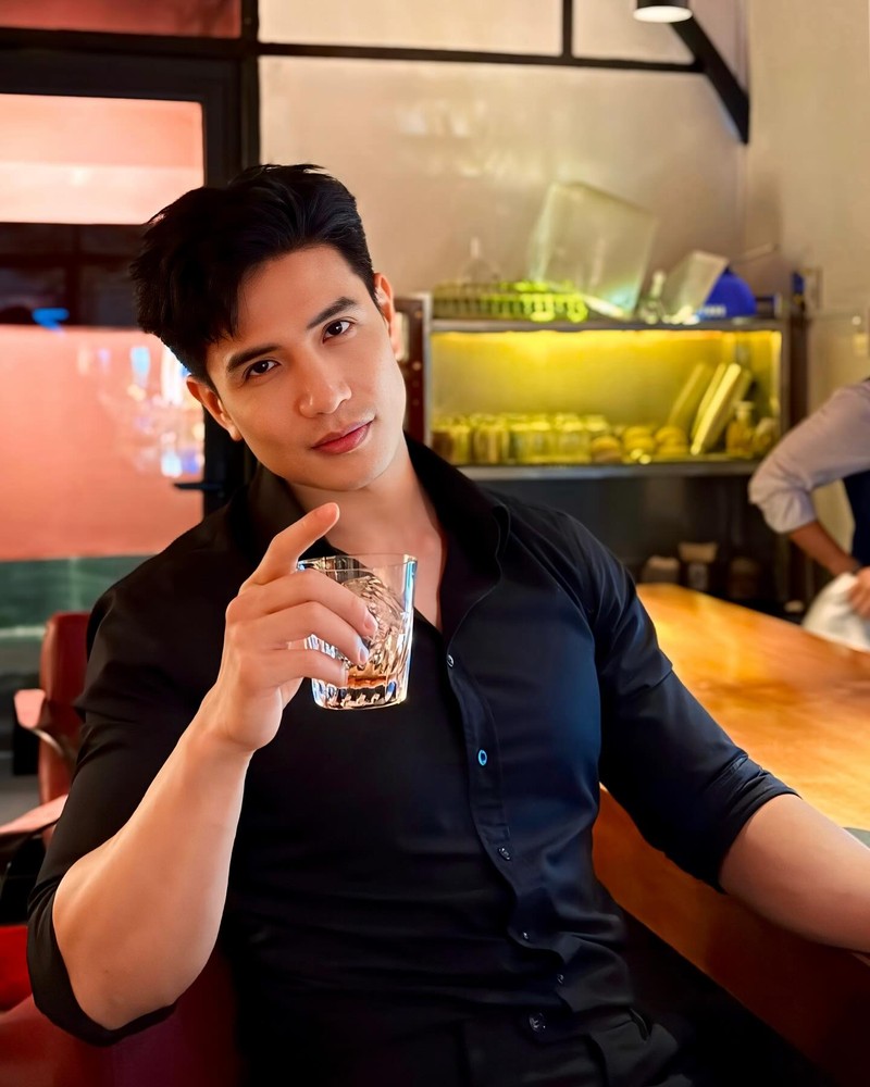 Danh tinh nam than xuat hien trong MV moi cua Thieu Bao Tram-Hinh-10
