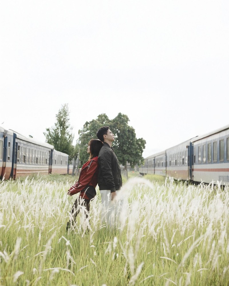 Danh tinh nam than xuat hien trong MV moi cua Thieu Bao Tram-Hinh-4