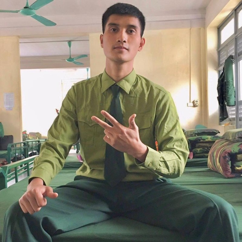 Nam quan nhan Viet bat tay Tong thong Nga tao khoanh khac “de doi“-Hinh-3