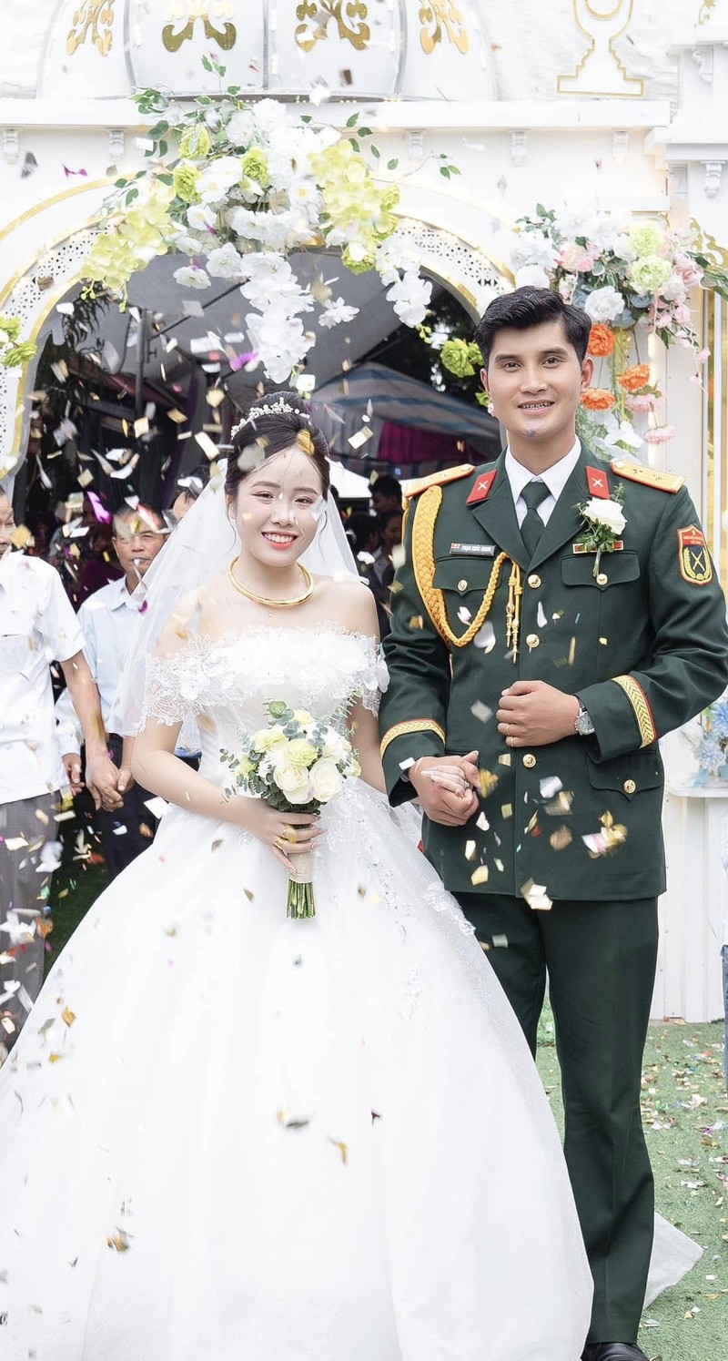 Nam quan nhan Viet bat tay Tong thong Nga tao khoanh khac “de doi“-Hinh-8