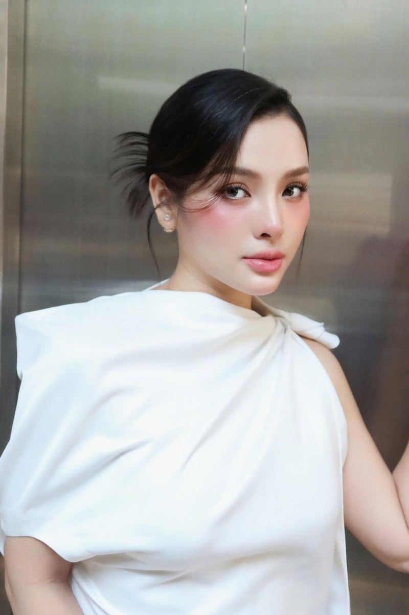 Phuong Trinh Jolie “dot chay” MXH voi loat anh bikini nong bong tren bien-Hinh-10