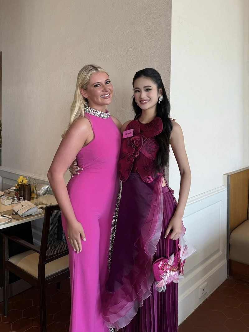Hoa Hau Y Nhi xuat hien noi bat ngay thu tu tai Miss World-Hinh-5