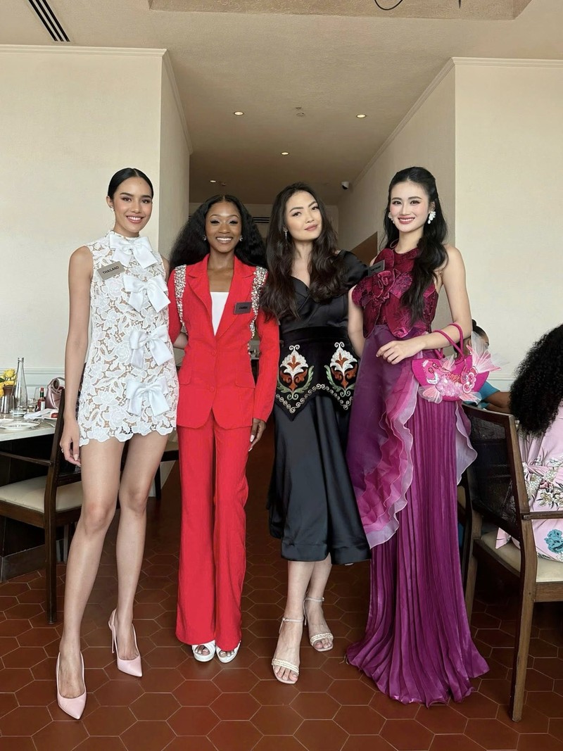 Hoa Hau Y Nhi xuat hien noi bat ngay thu tu tai Miss World-Hinh-7