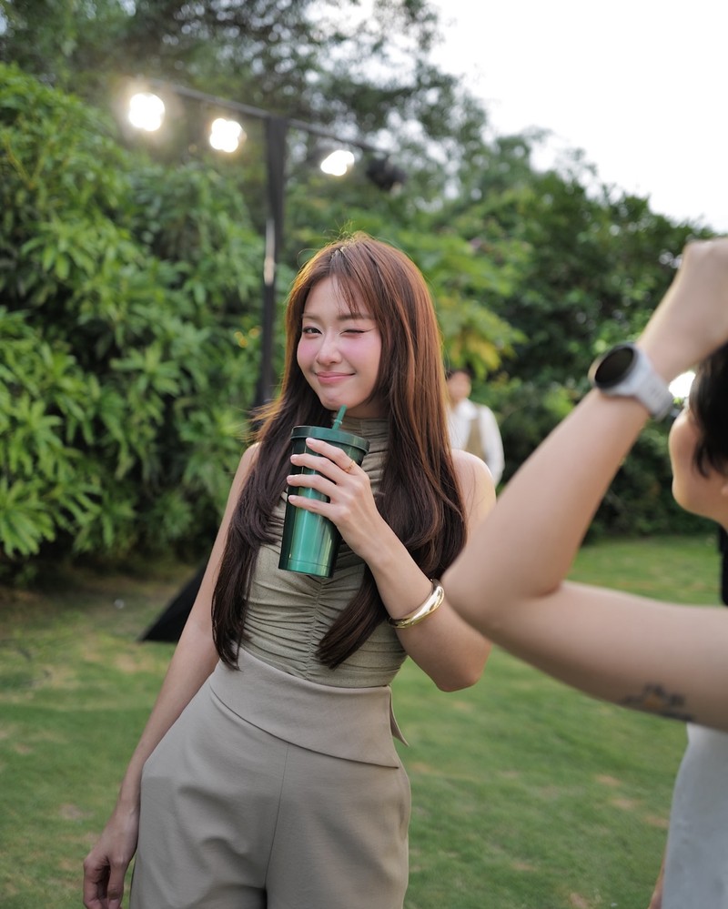 Kha Ngan ngay cang thang hang, moc mac van cuc cuon hut-Hinh-4