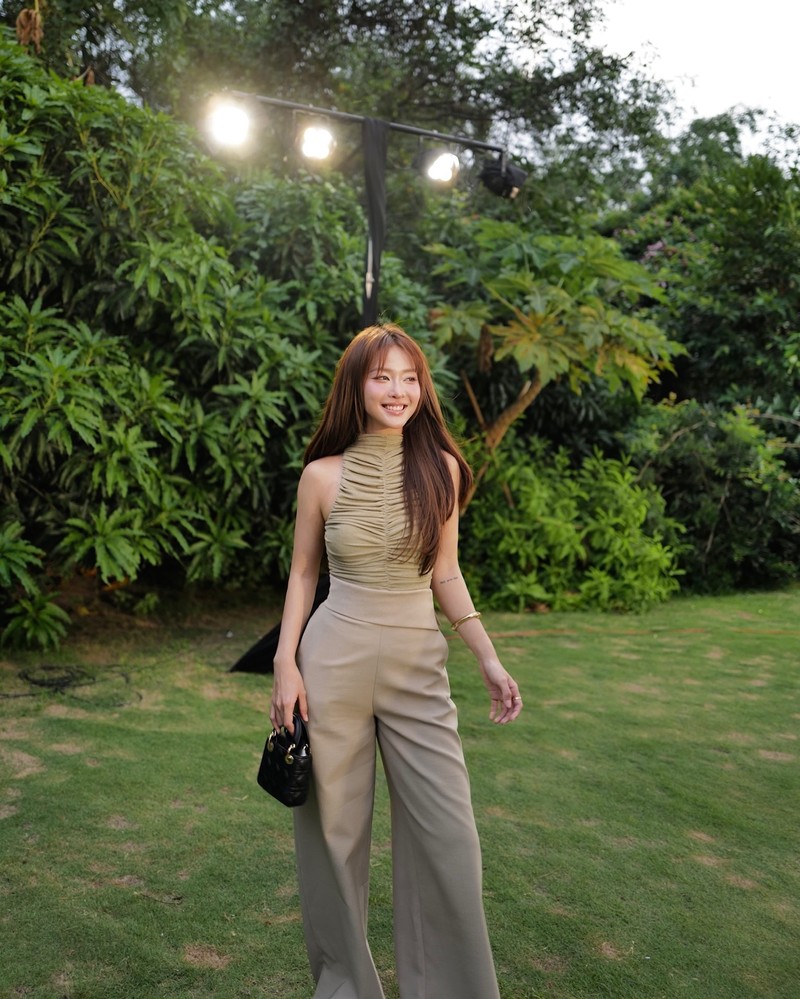 Kha Ngan ngay cang thang hang, moc mac van cuc cuon hut-Hinh-5