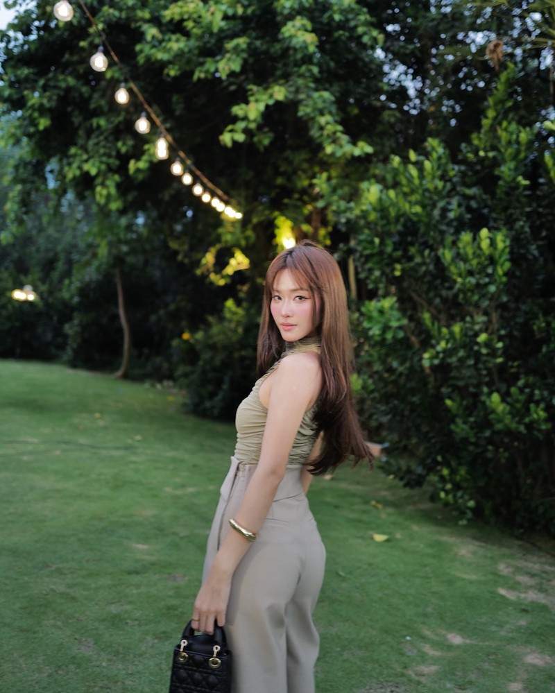 Kha Ngan ngay cang thang hang, moc mac van cuc cuon hut-Hinh-7