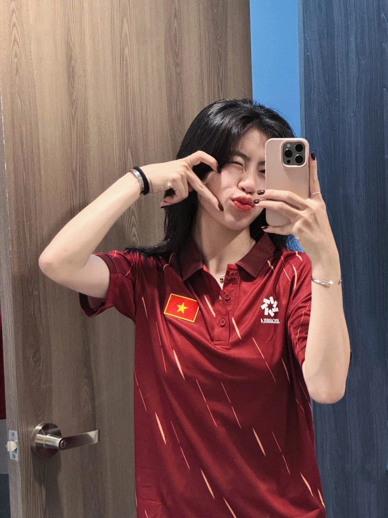 Hot girl tuyen nu Viet Nam khoe hinh anh doi thuong ngot ngao-Hinh-8