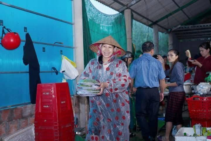 Co dau chu re viral MXH khi chup anh voi rap cuoi do sap-Hinh-7