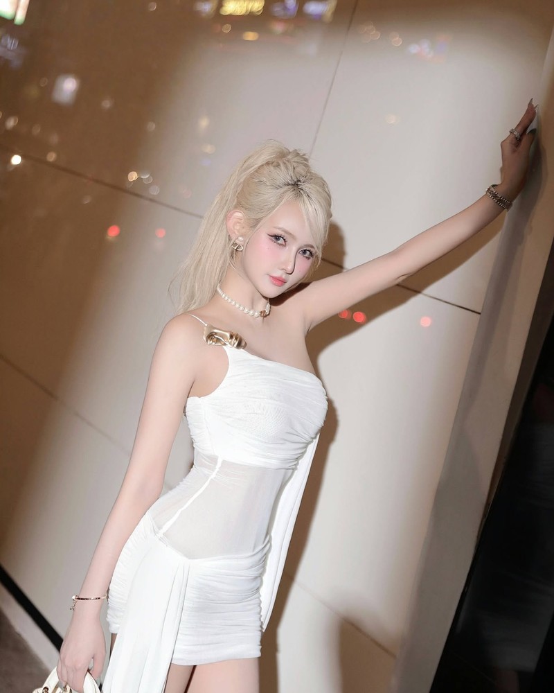 Nu DJ Jenny Yen khoe giao dien “chanh sa” cuon hut