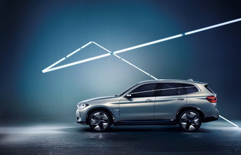 BMW Concept iX3 - SUV chay dien san xuat tai Trung Quoc-Hinh-5