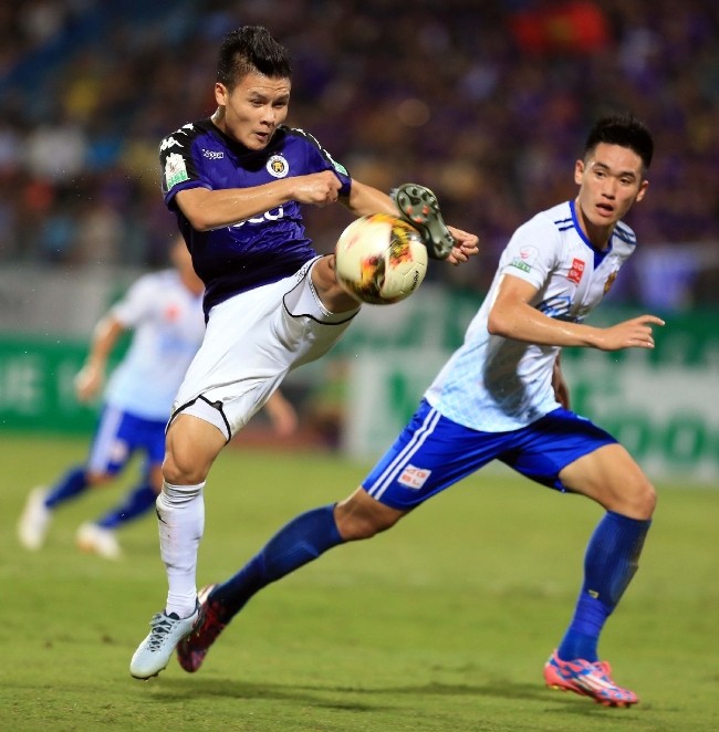 Quang Hai doat danh hieu cau thu xuat sac nhat thang 6 V.League