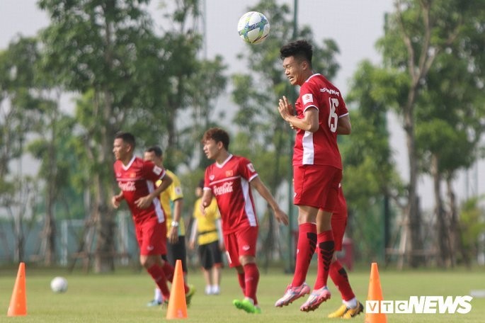 Bong da ASIAD 18 lai co bien: Olympic Viet Nam bi day lich, Olympic Iraq rut lui?