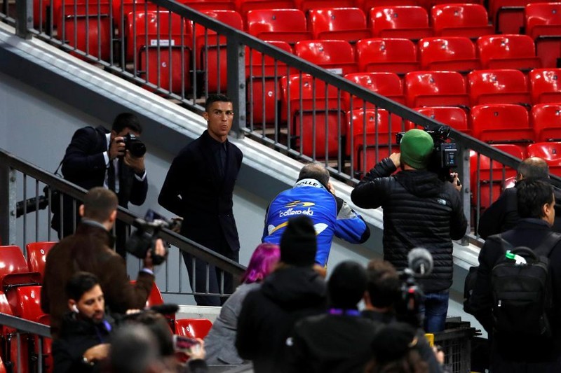 CDV MU phat cuong chao don Ronaldo tro lai Old Trafford-Hinh-6