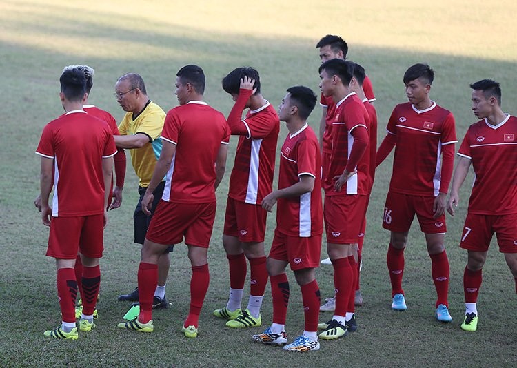 Lao vs Viet Nam: Chien thang dau tay, mo van may AFF Cup 2018!-Hinh-2