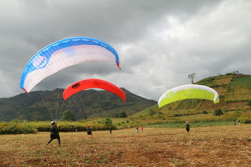 Du khach phan khich voi the thao mao hiem du luon tren nui lua-Hinh-5