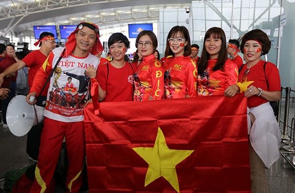 Anh: CDV Viet Nam o at sang Philippines “tiep lua” cho DT Viet Nam-Hinh-9