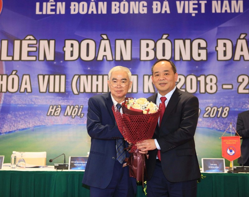 Thu truong Le Khanh Hai dac cu Chu tich VFF khoa VIII-Hinh-2