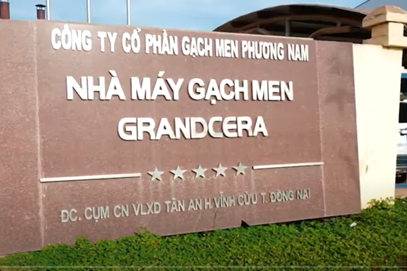 Gach men Phuong Nam dinh sai pham lien quan gi Cum cong nghiep Tan An?