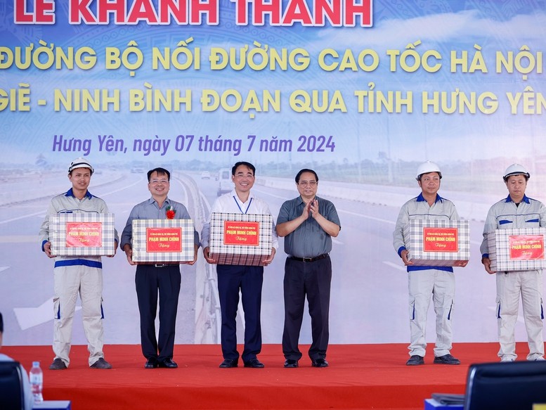 Thu tuong du khanh thanh tuyen duong noi 2 cao toc huyet mach mien Bac-Hinh-3