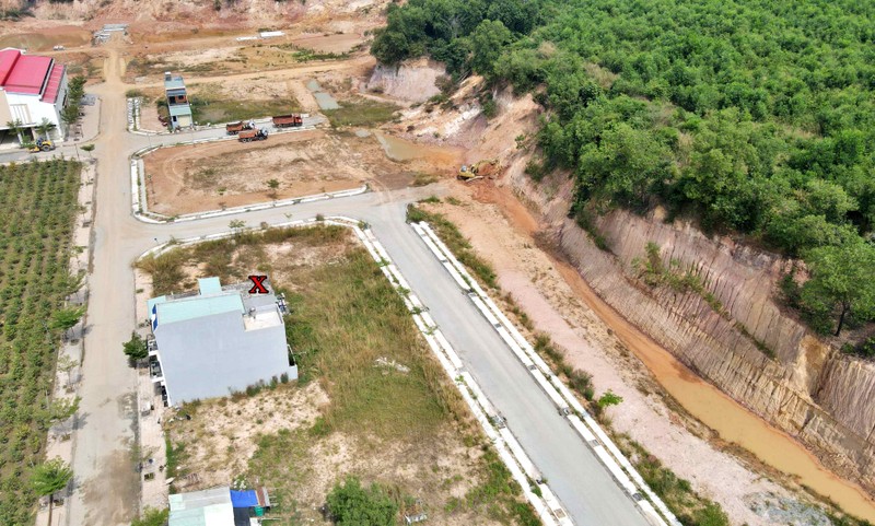 Tiềm ẩn nhiều rủi ro khi để khách hàng vào ở tại Dự án Green Valley City (Kỳ 4) - Hình 5 Tiem an nhieu rui ro khi de khach hang vao o tai Du an Green Valley City (Ky 4)-Hinh-5