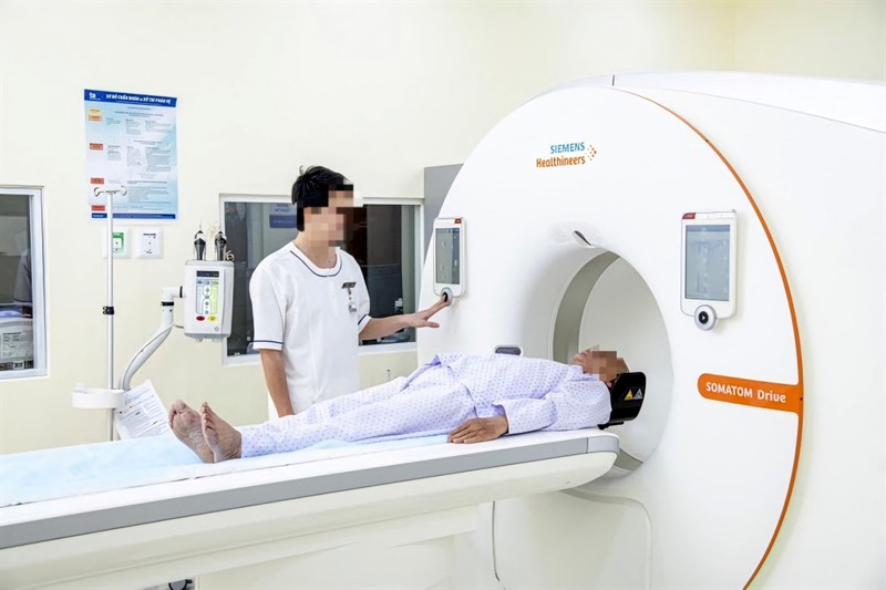 Mua may CT-Scanner gia cao hon hang ty dong, giam doc BV II Lam Dong bi bat-Hinh-3