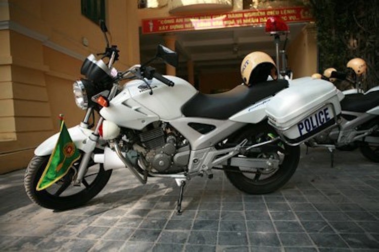 Dan moto Honda dac chung cua CSGT phuc vu Dai hoi Dang-Hinh-2