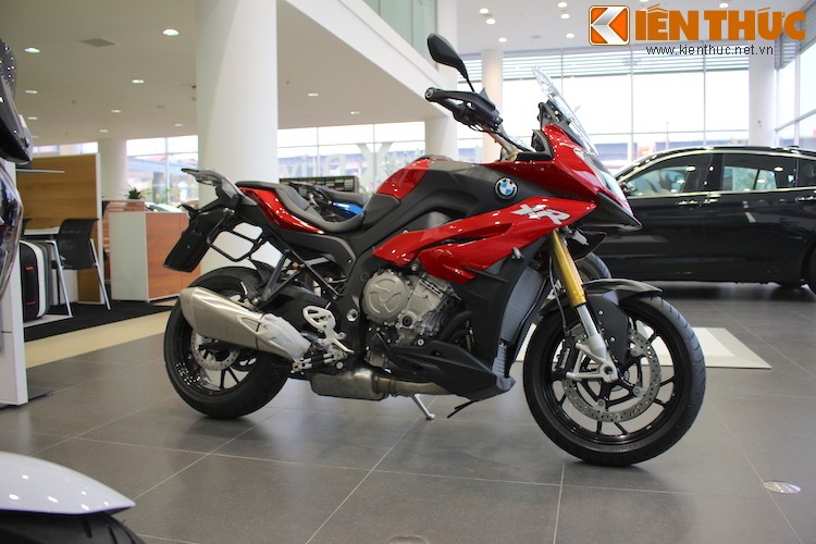 Can canh BMW S1000XR gia 660 trieu tai Viet Nam